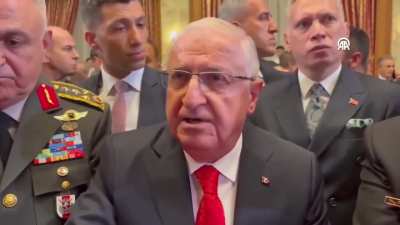 Orul orul orospu çocuğusunuz nasıl bu kadar kolay söyleyebiliyosunuz haysiyetsiz köpeklersiniz sizi oraya çıkaran sistemin ve siyasetçilerin amına koyayım hepiniz umarım geberip gidersiniz de arkanızdan böyle bahsederler