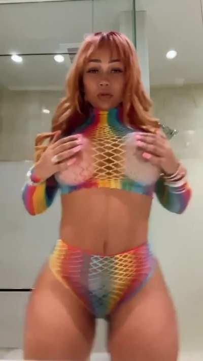 Hey “Major Contributors”, why do y’all keep posting old ass material?? Shit be like 3 years old. I expect better 🤣😑