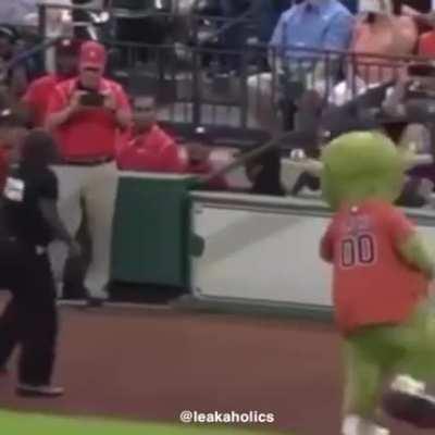 BRAND NEW ESSS AHH TTTT