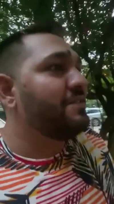 Cat de frustrat sa fii sa faci posturi de clasa a 6-a cu username + videoclip idiot :)) Saracul, nu mai poate nici sa doarma la cat l-au luat baietii la pula pe WAGTHRO.