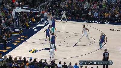 [Highlight] Rudy Gobert snags the offensive rebound and throws a look away pass to a cutting Bogdanovic for the assist