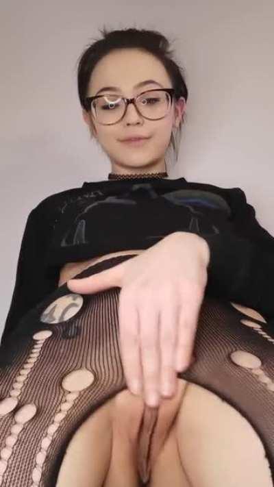 Do I make guys who like petite girls as horny as they make me? 🤔