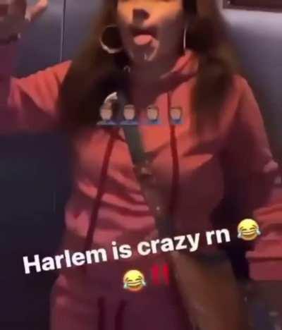 Her pose got me weak 😭 what y’all think she smoked?