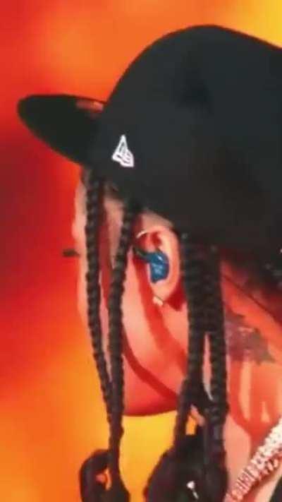 Posted @withregram • @coiinuke This my fave performance ever. The vibes were CRAZY. BIG PURR THE BIGGEST PURRR (it ain’t pur ITS PURRRRRR) 🐱 THE ENERGY WAS THERE THE WHOLE TIMEEE. AINT NO DEAD CROWDS OVER HERE. YALL TRIPPINNNN😭🦋💖 @coileray @alondrugss #co