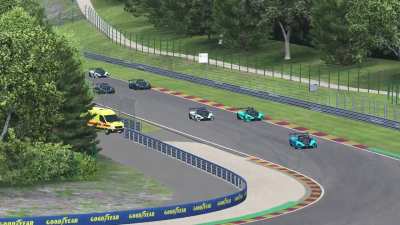 Who is at fault? im the white mclaren.