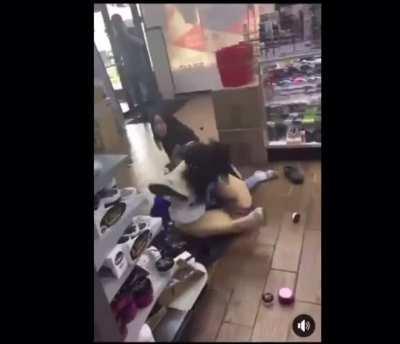 Grown ass shoplifter/confronted & beat up by a 12 year old. 🤔