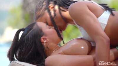 Luna Star and Kira Noir