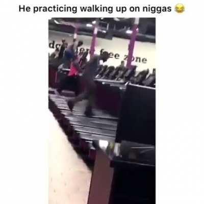 He is walking like a gta character..