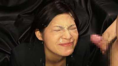 Asian slut gets her face blasted with powerful facial and follow-up facial [HDD-017]