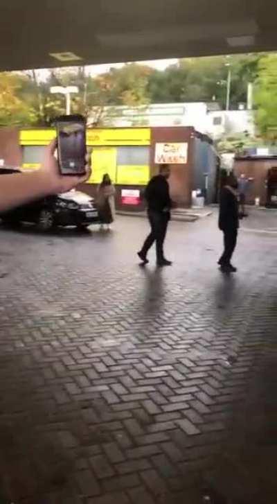 When firangi kaafirs in the UK advice to put on a mask, but get peaceful reply.