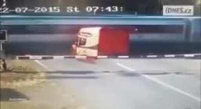 Kkkkk olha esse video ksks