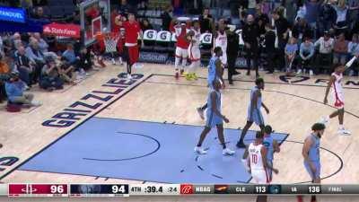 [Highlight] Dillon Brooks knocks down the dagger triple to give him 26 and lets it out in his homecoming game