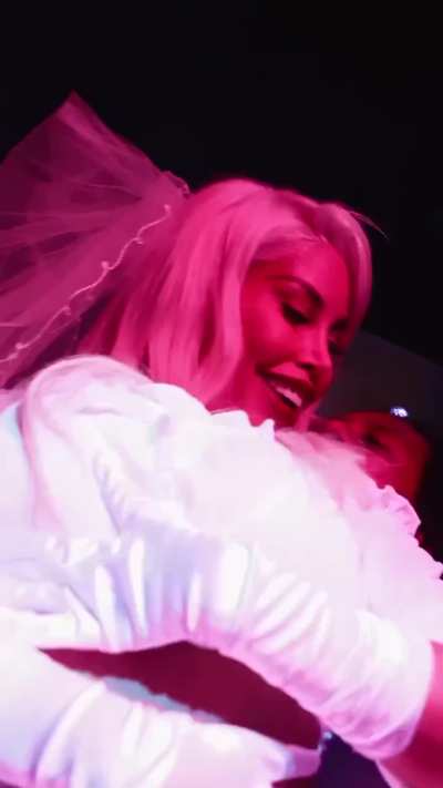 Lucky are those who seen her ass irl