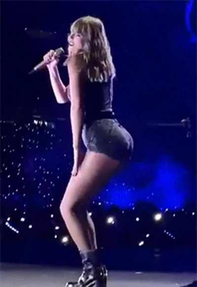 Taylor Swift Ass Wiggle