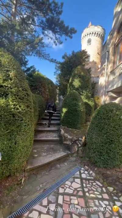 IG S! Amazing legs 🔥