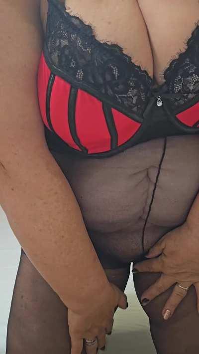 Feel the hotness down there, my fingers are burning.