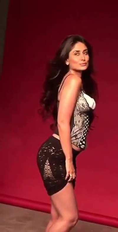 Kareena Popping Out Of Her Clothes