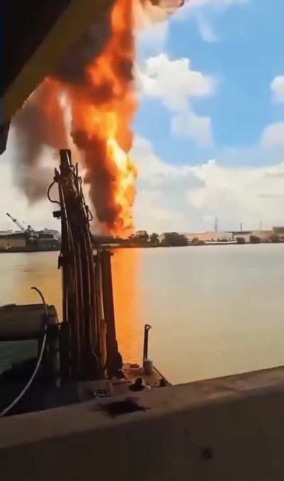 12月24号东莞化工厂大爆炸，有人被送往医院，但地方政府宣布无人伤亡。