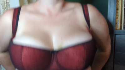 Bouncing my married milf tits