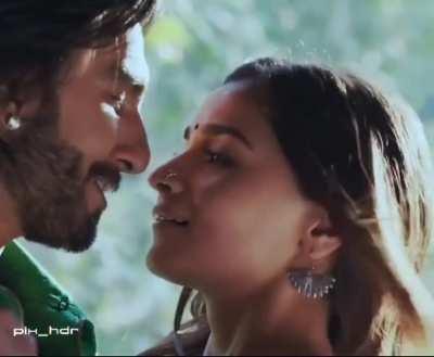 Alia bhatt milky back 🥵