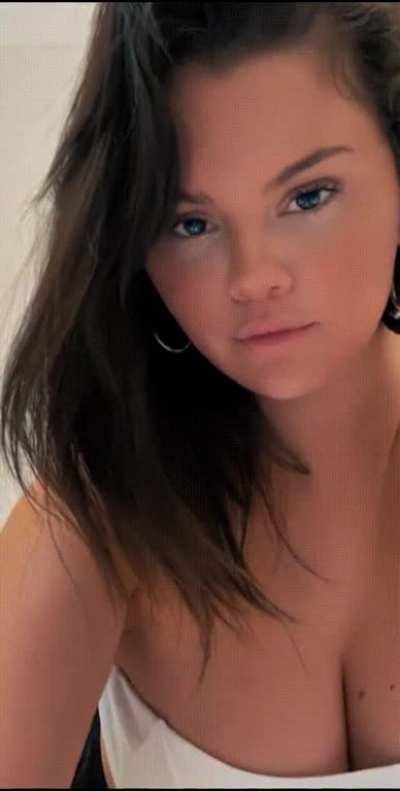 Selena Just Caught You Checking Out Her Boobs