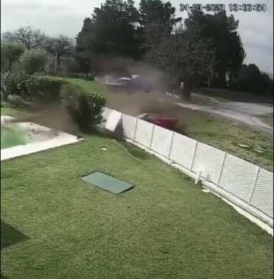 Two not-so-skilled Ferrari drivers (pictures in comment)