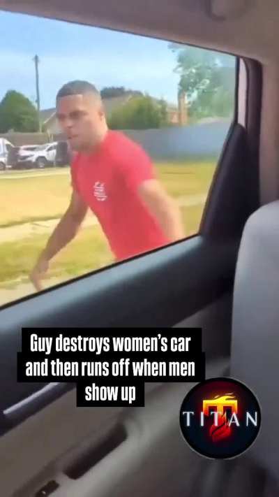 Dude stars destroying women’s car doing road rage, then bails when some guys come to help.