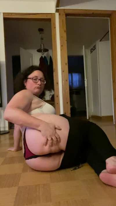 I heard you have a thing for curvy milfs