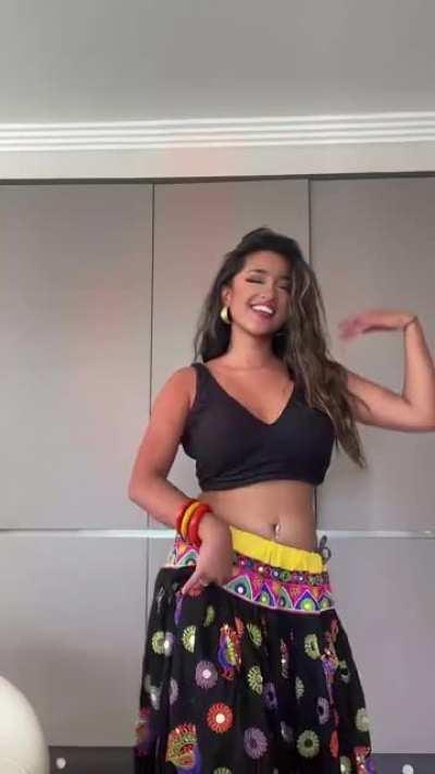 One of the few reasons why I'm breathing. Sushmita_x and her navel