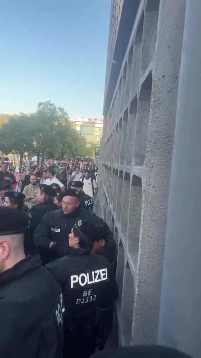 You boy chased by German police in Berlin while waving Palestinian flag