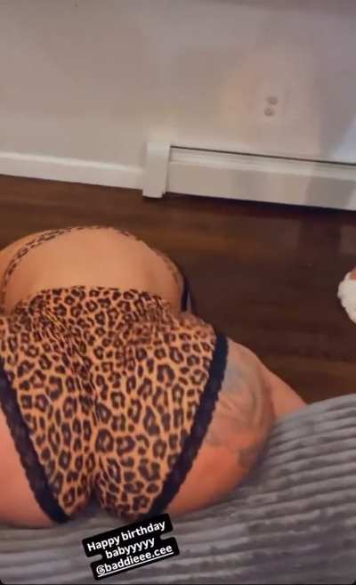 Baddiee.cee she’s been inspired by Ari ❤️❤️❤️💯