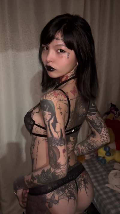 Are you attracted to a goth 