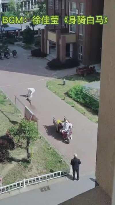 【卓别林看完都会从坟头爬出来】什么中国男足水平？（BGM：台湾 徐佳莹 《身骑白马》）