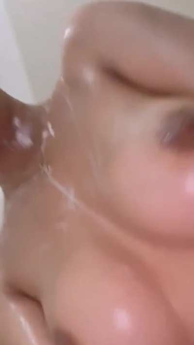 Is it true that guys here don't actually pull, will let you use me coz thats hot. 21 F Perky Natural Asian