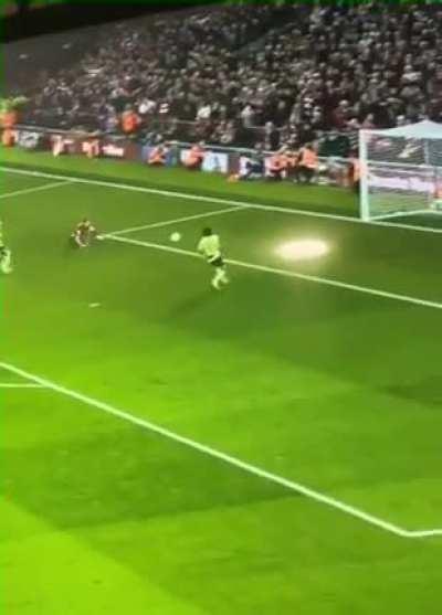 Top class attacker for bargain