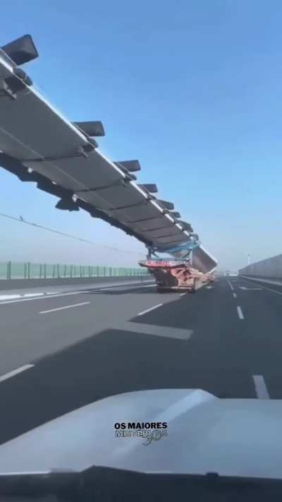 This is moving skyscraper-sized turbine blades. The wild logistics behind hauling a single wind turbine blade.