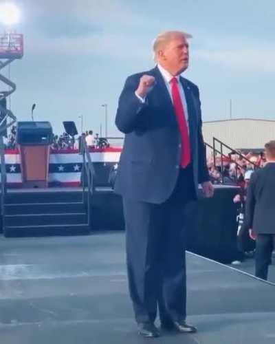 Dammmnm Trump sheeeesh