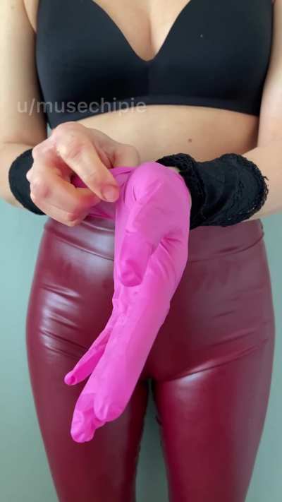 My pussy lips are poking through my leggings