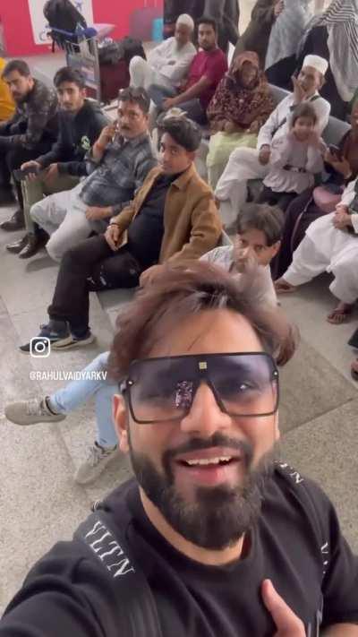 This is absolutely ridiculous.Rahul vaidya is literally shouting , creating a ruckus and setting a *fab* example for others . New trend incoming i guess🙄 