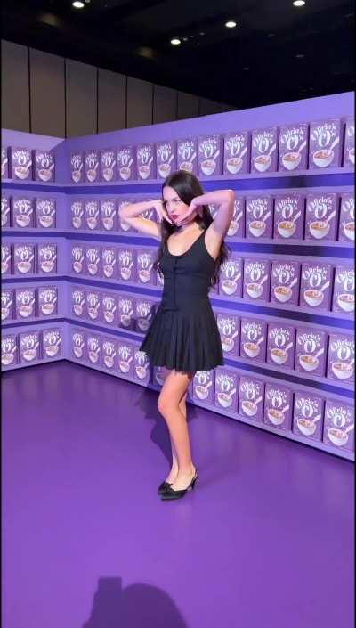 Beauty in black at the linkbuds launch event in Tokyo