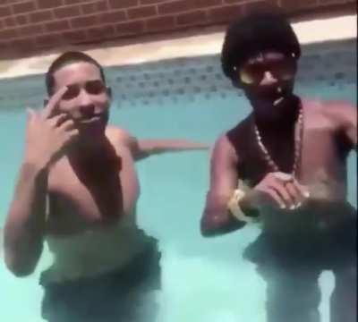 EU É O SUPER XANDÃO CANTANDO UMA MUSICA