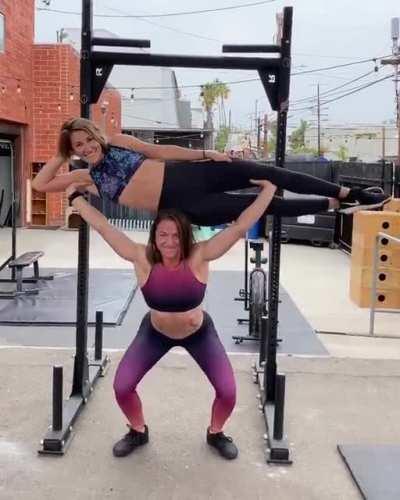 Don't know what the name of this move is, but here it is.