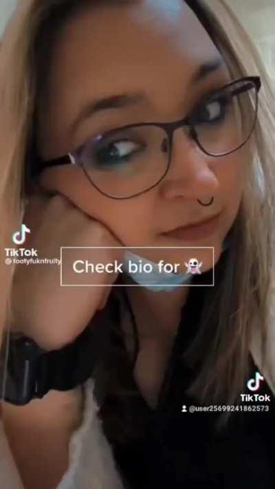 Girl Toilet Fart Symphony 