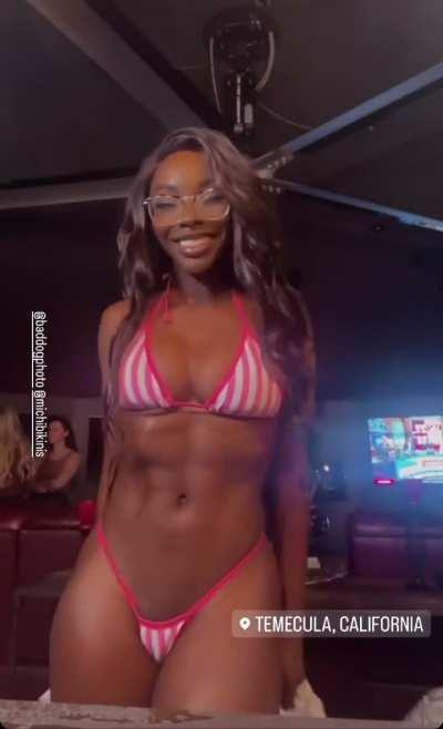 Ashton Banks (@youlovegodiva)