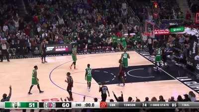 [Highlight] Brandon Boston with an absurd buzzer beater