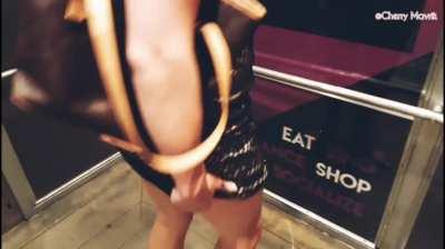 Cherry Mavrik public buttplug