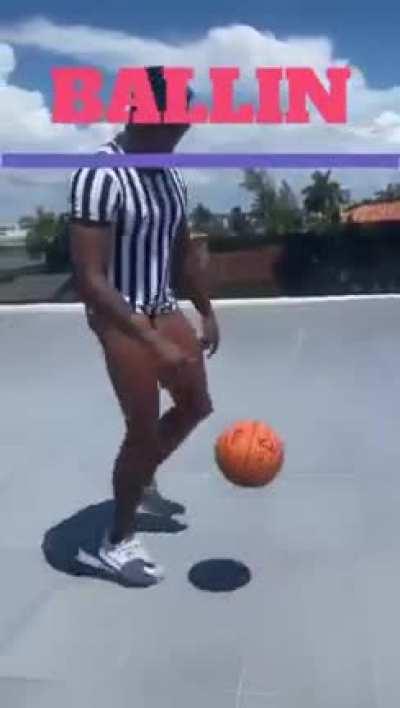 You can say all you want bout Space Jam 2 but this scene gave me chills 🤯🤯🤤