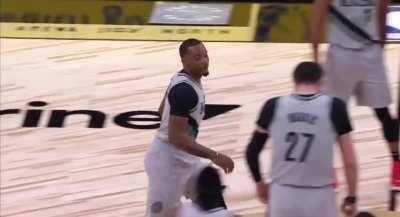 Norman Powell on the wrong side of the Jump Ball lol