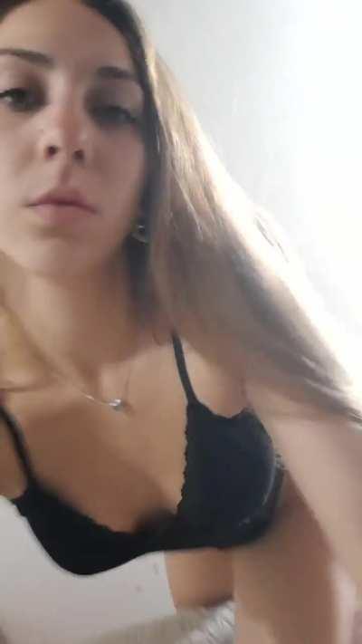 Chtěl by jsi vidět více podobných videii😈napiš mi na můj zdarma ofik😘❤️