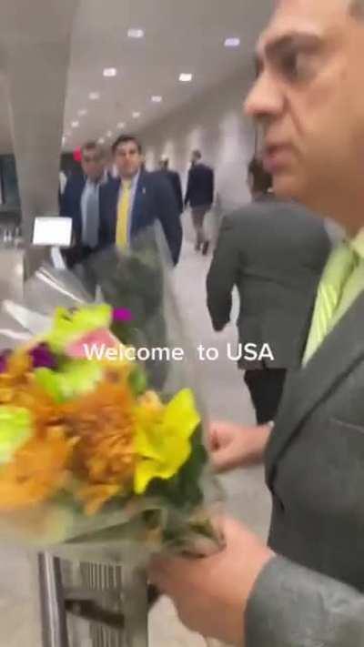 Pakistan's finance minister arriving at the US airport